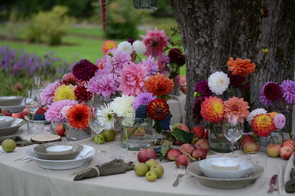 Décorer une table de fête avec des fleurs sans se ruiner