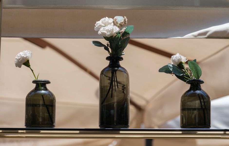 Choisir un vase : formes, tailles et astuces d’équilibre