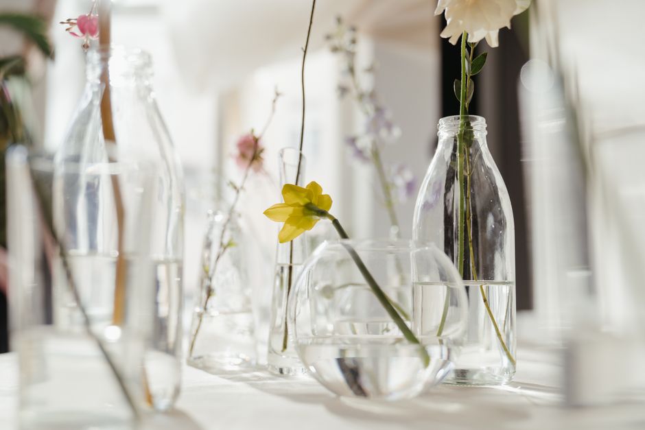 Choisir un vase : formes, tailles et astuces d’équilibre
